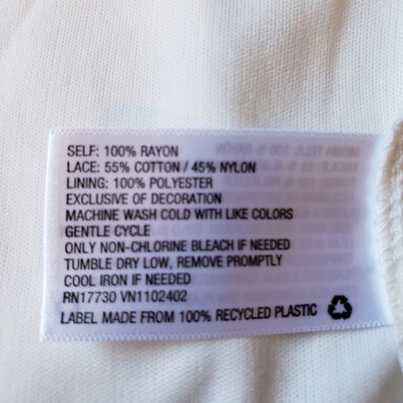 ⚠️SOLD⚠️Cold Shoulder Dress - Picture 8 of 9